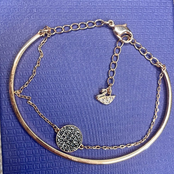 Swarovski Elegant Gold Bracelet with Blue Swarovski Crystals NWT - Picture 3 of 6